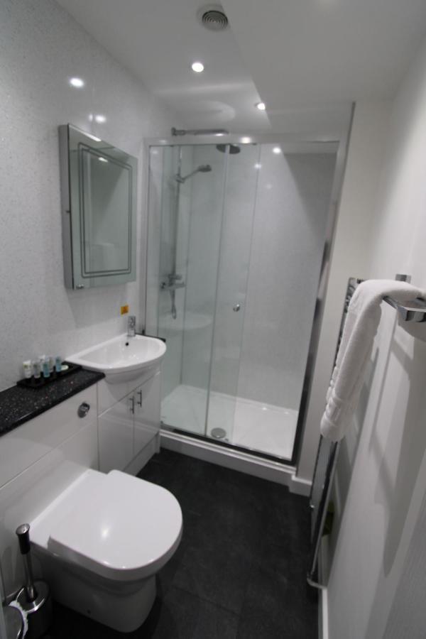 Rose And Crown Hotel & Hope And Anchor Bar Goodwick Экстерьер фото