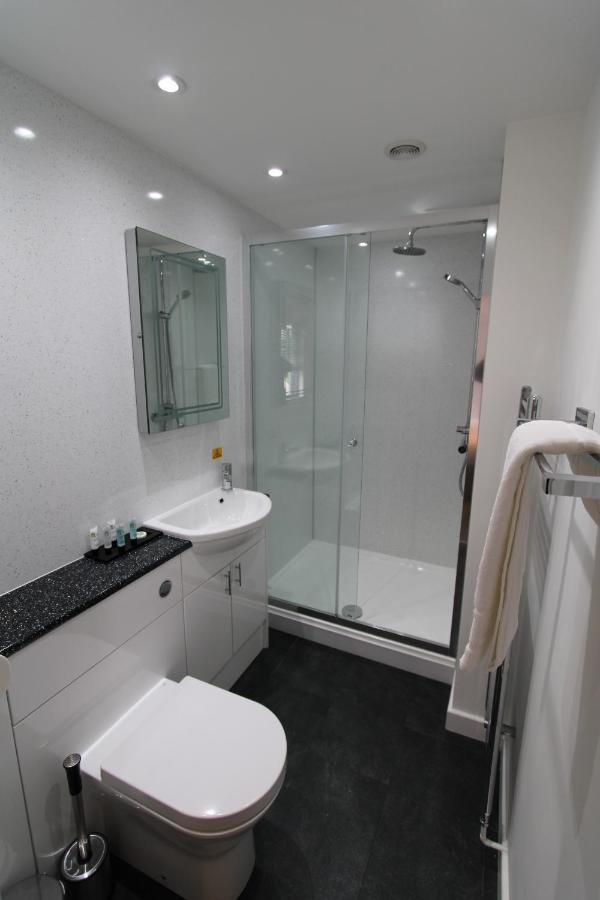 Rose And Crown Hotel & Hope And Anchor Bar Goodwick Экстерьер фото